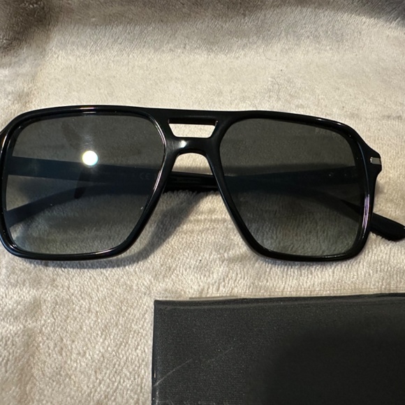 Prada sunglasses LIKE NEW! PRADA Men's Sunglasses, PR 20YS - Picture 2 of 6